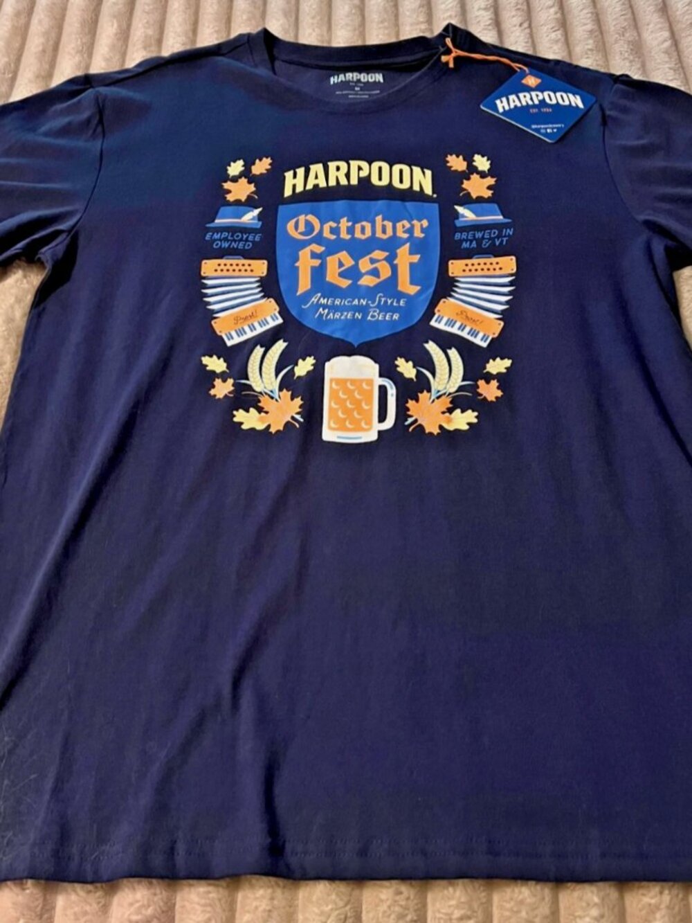 HARPOON BREWERY OCTOBER FEST NAVY T-SHIRT-MEDIUM-NWT!